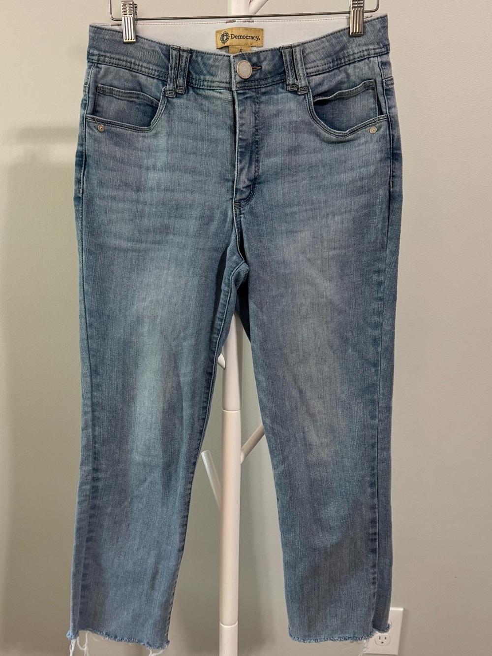 Democracy Light Blue Cropped Ankle Jeans size 8